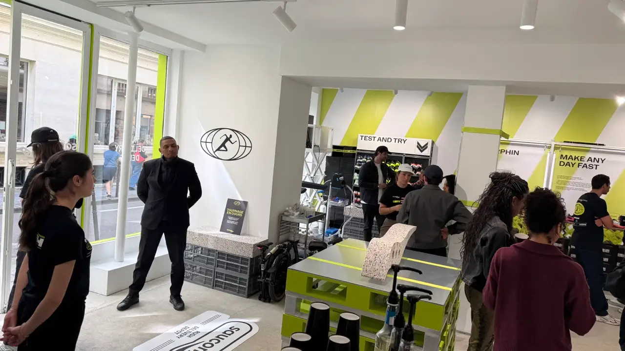 Saucony Coffee bar retail shop for pop up event france